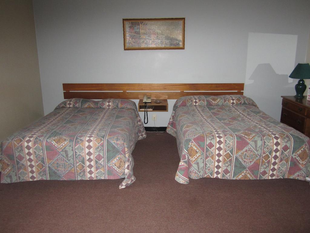 Fort Nelson Hotel Cameră foto